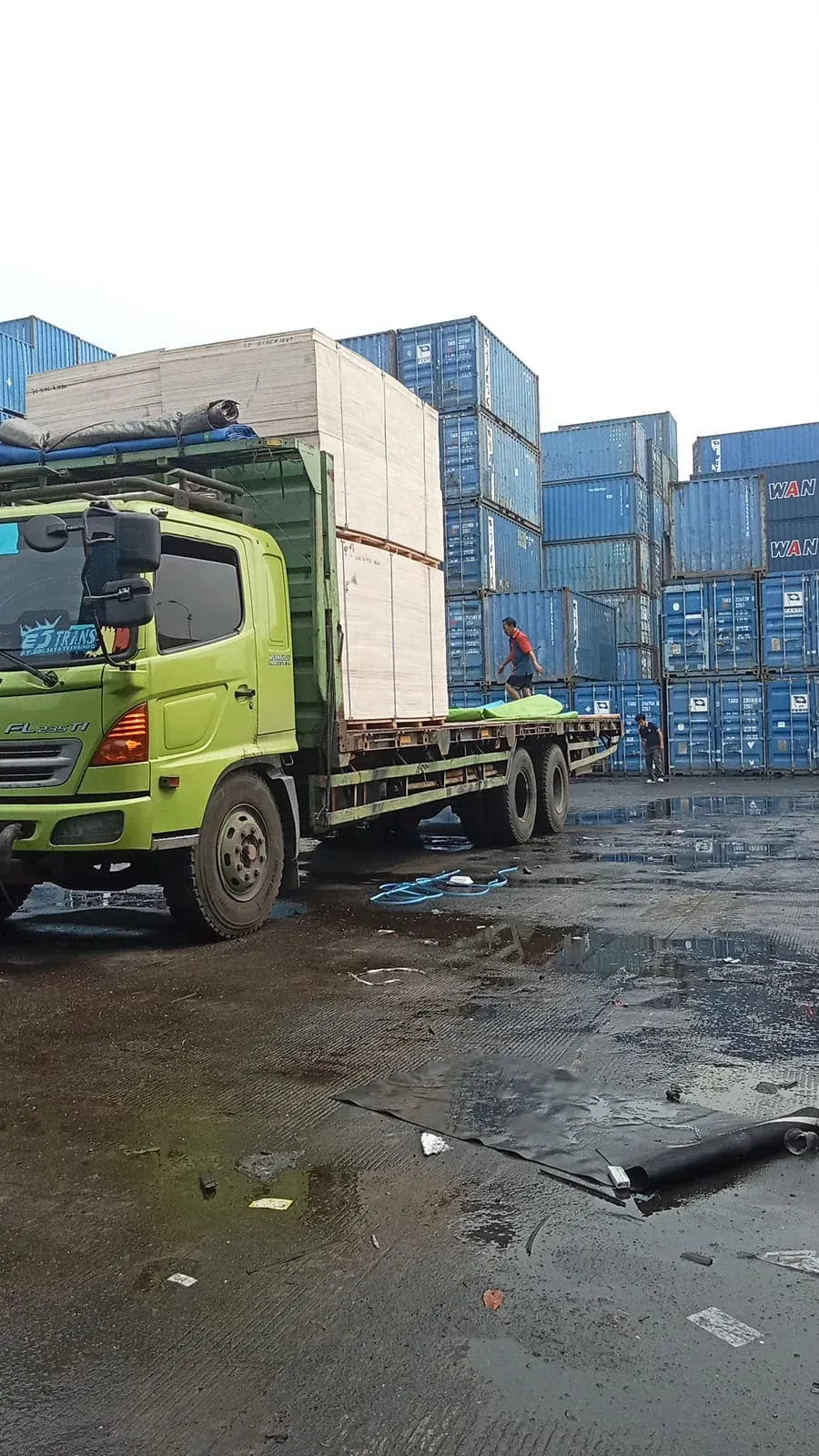 Pengiriman dan tracking ekspedisi alat berat ke Papua